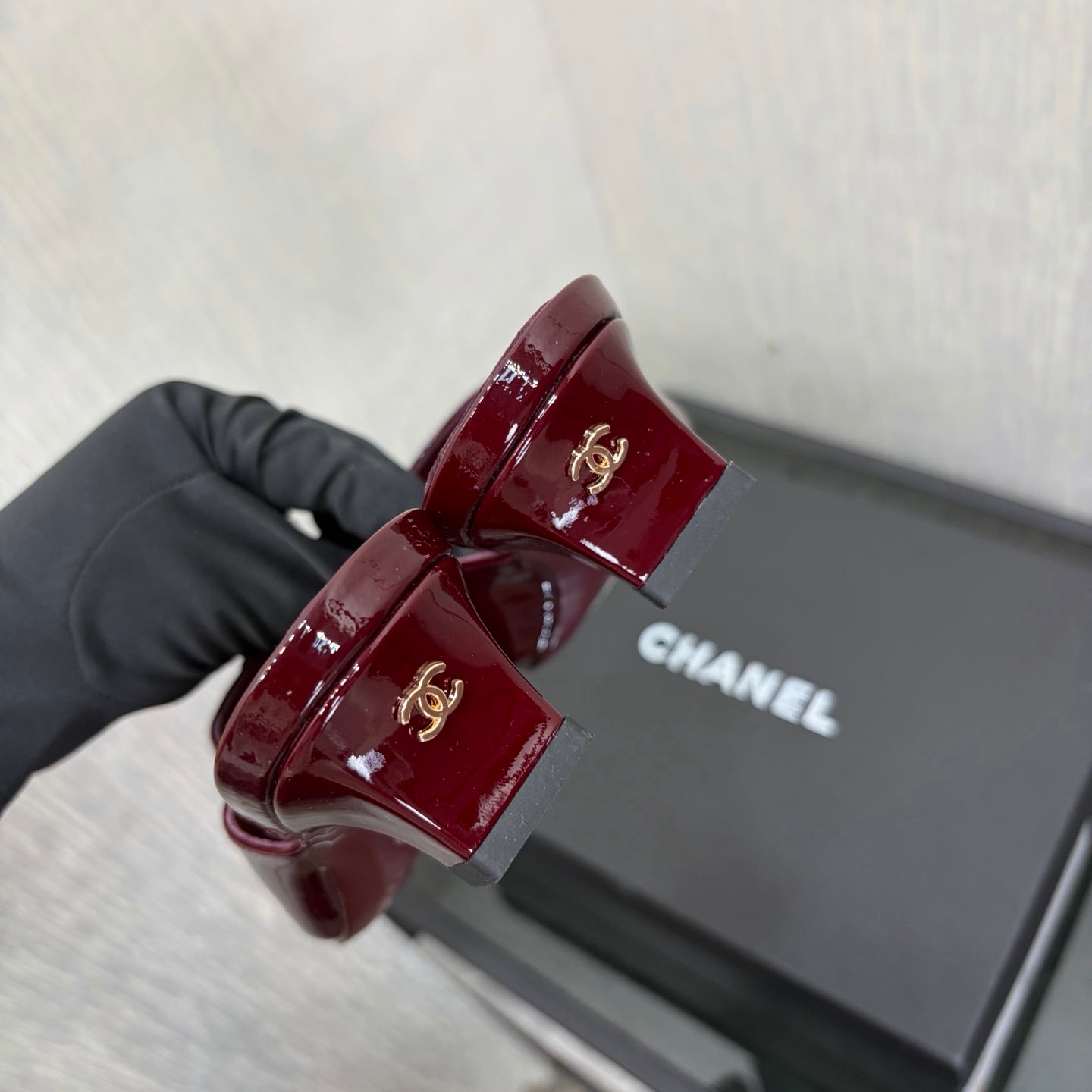 LV 26S HIGH-HEELED MULES 40 MM IN DARK RED PATENT CALFSKIN