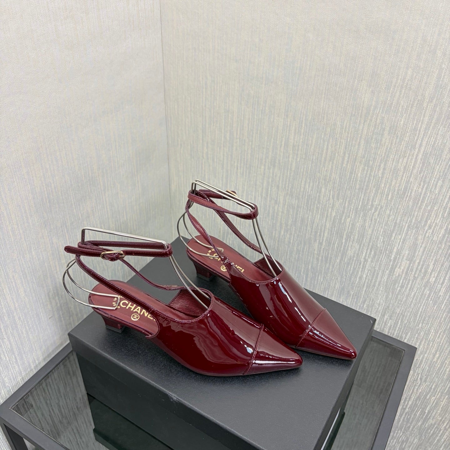 LV 26S SLINGBACK HIGH HEELS 40 MM IN DARK RED PATENT CALFSKIN
