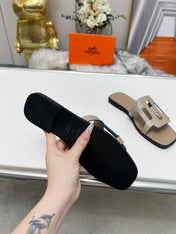 FLATFORM SANDAL LIGHT GRAY CALFSKIN