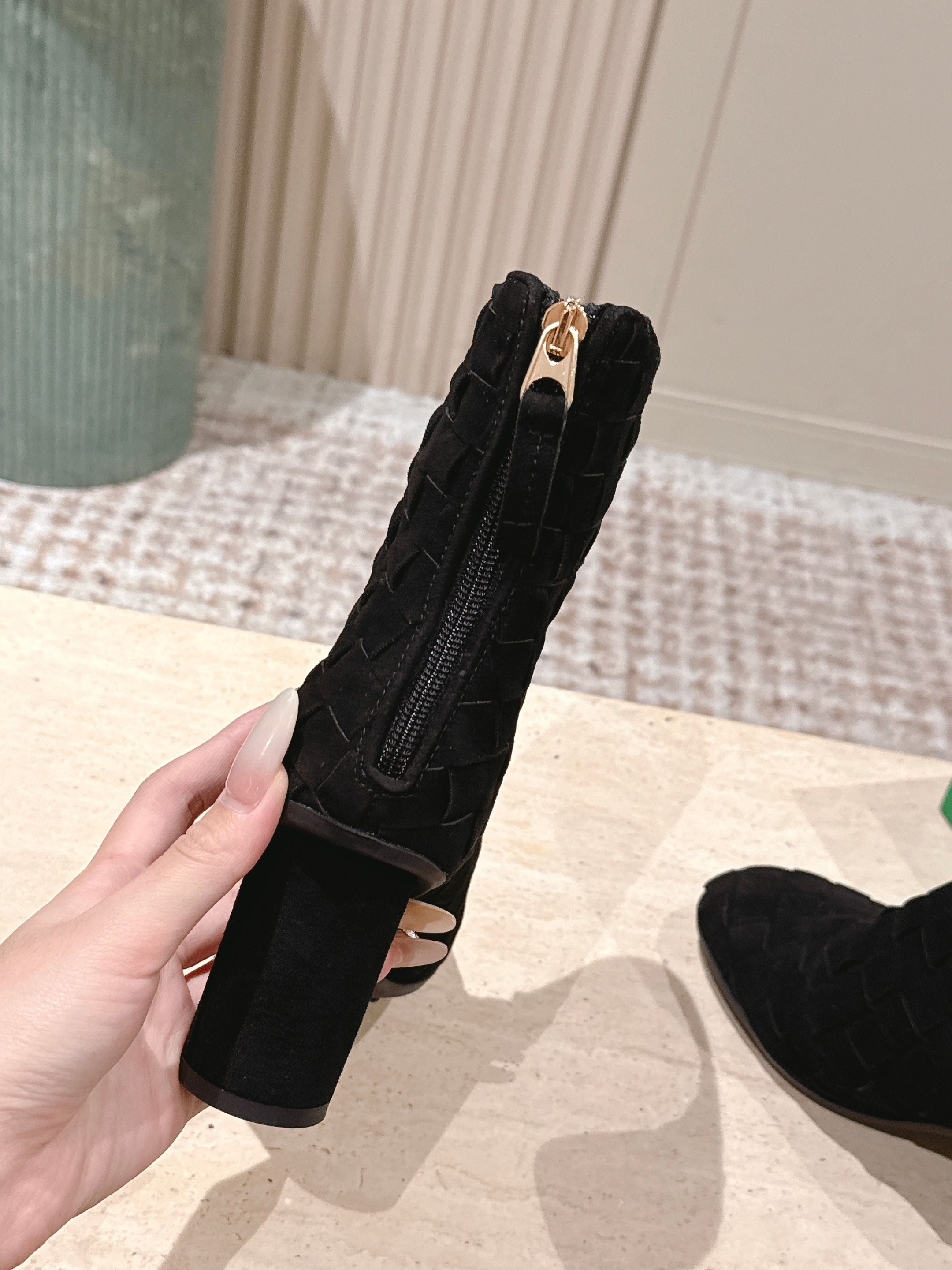 BOTTEGA VENETA 26S INTRECCIATO BOOTS 85 MM IN BLACK SUEDE