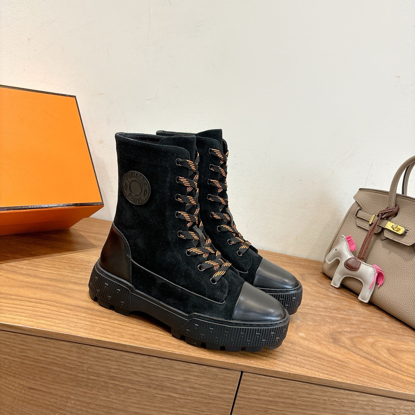 HM 26S LACE-UP ANKLE BOOTS IN BLACK LAMBSKIN AND SUEDE