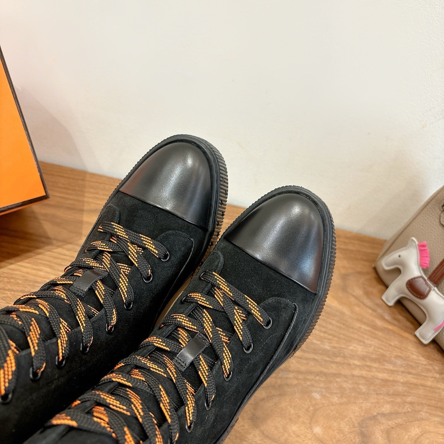 HM 26S LACE-UP ANKLE BOOTS IN BLACK LAMBSKIN AND SUEDE