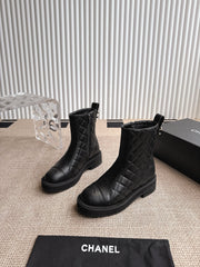 CHANEL ANKLE BOOTS IN BLACK QUILTED CALFSKIN