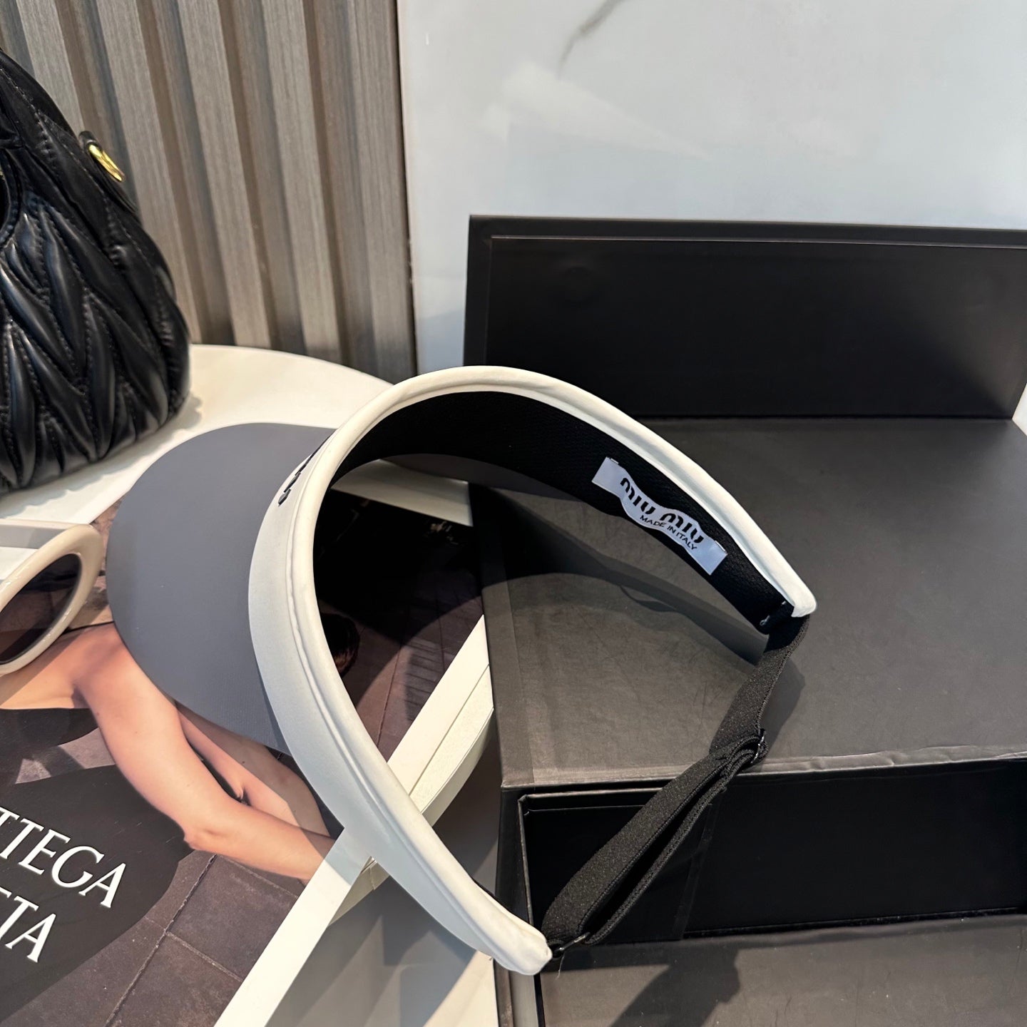 MM SPORT VISOR CAP IN GRAY MIX WHITE FABRIC