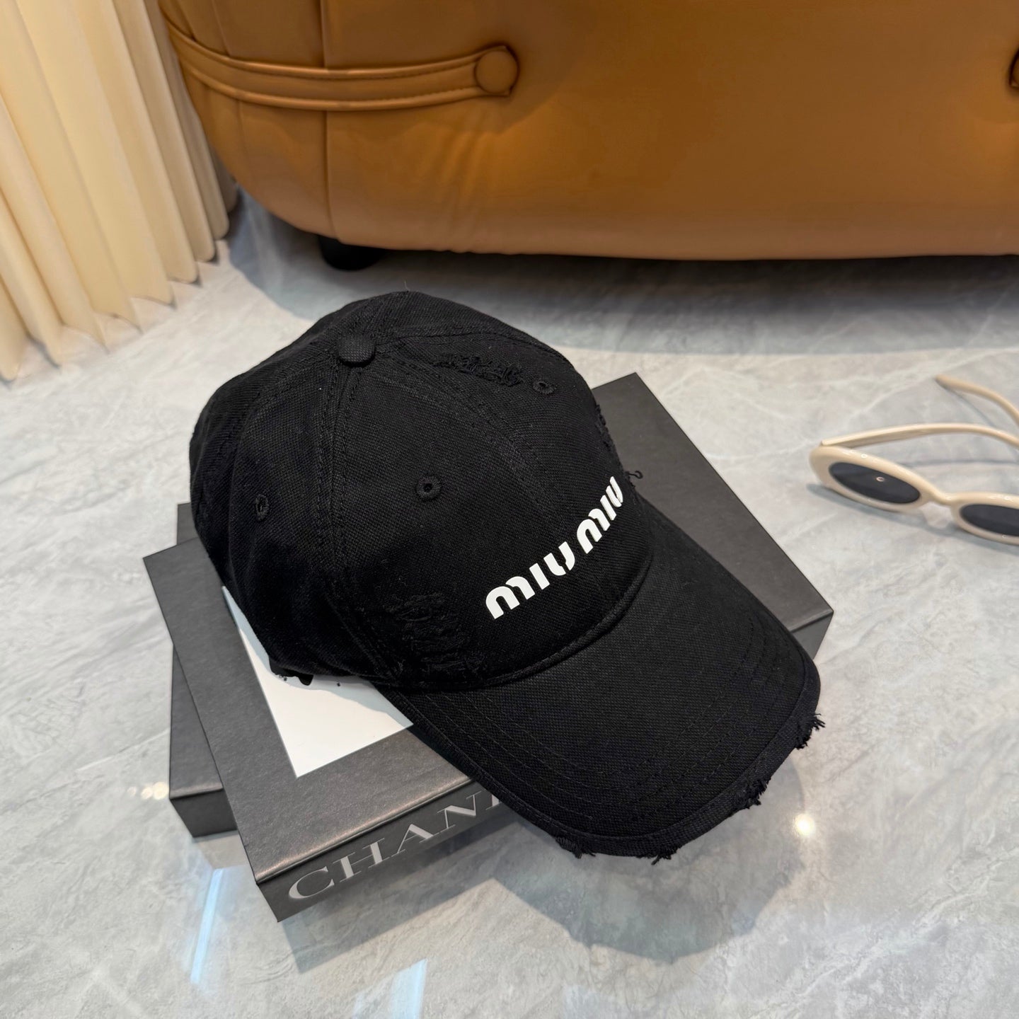 MIUMIU 26S CRYSTAL BASEBALL CAP 345241
