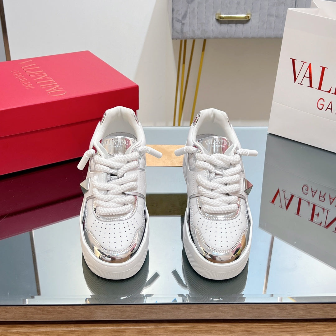 VALENTINO 25S GARAVANI ONE STUD XL PLATFORM SNEAKERS IN WHITE MIX SILVER LAMBSKIN STYLE 4