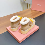 CHUKKA BOOTS IN BEIGE SUEDE WITH WOOL LINING