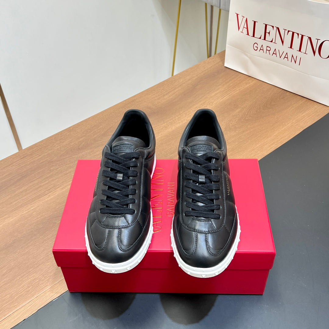VALENTINO 25S SNEAKERS IN BLACK LAMBSKIN