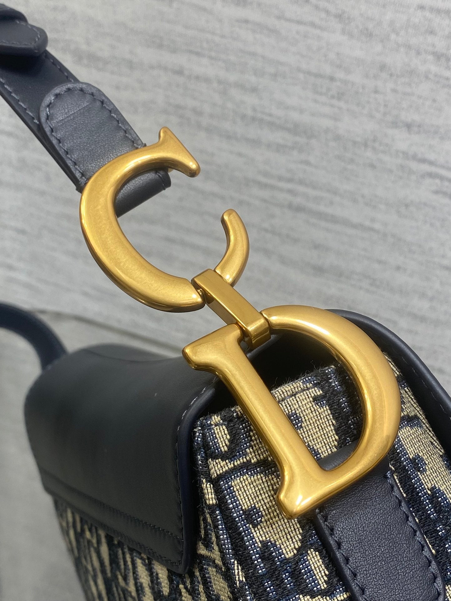 DIOR 25S MEDIUM SOFT SADDLE BAG 25 IN BLUE DIOR OBLIQUE JACQUARD AND SMOOTH CALFSKIN