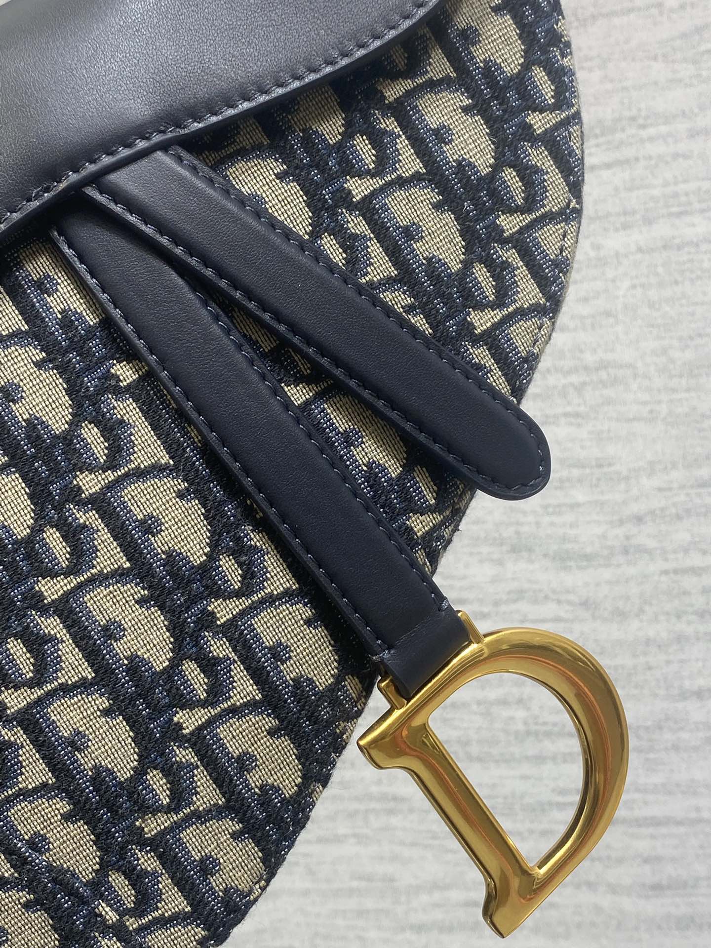 DIOR 25S MEDIUM SOFT SADDLE BAG 25 IN BLUE DIOR OBLIQUE JACQUARD AND SMOOTH CALFSKIN