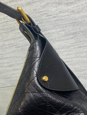 DIOR 25S MEDIUM VOYAGE BAG 28 IN BLACK FLAT MACROCANNAGE GRAINED GLOSSY CALFSKIN