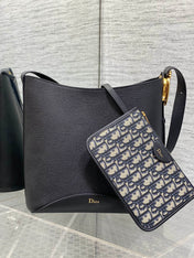 DIOR 26S MEDAILLON BUCKET BAG 26 IN BLACK CALFSKIN