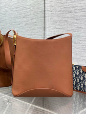 DIOR 26S MEDAILLON BUCKET BAG 26 IN LIGHT BROWN CALFSKIN