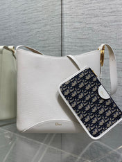 DIOR 26S MEDAILLON BUCKET BAG 26 IN WHITE CALFSKIN