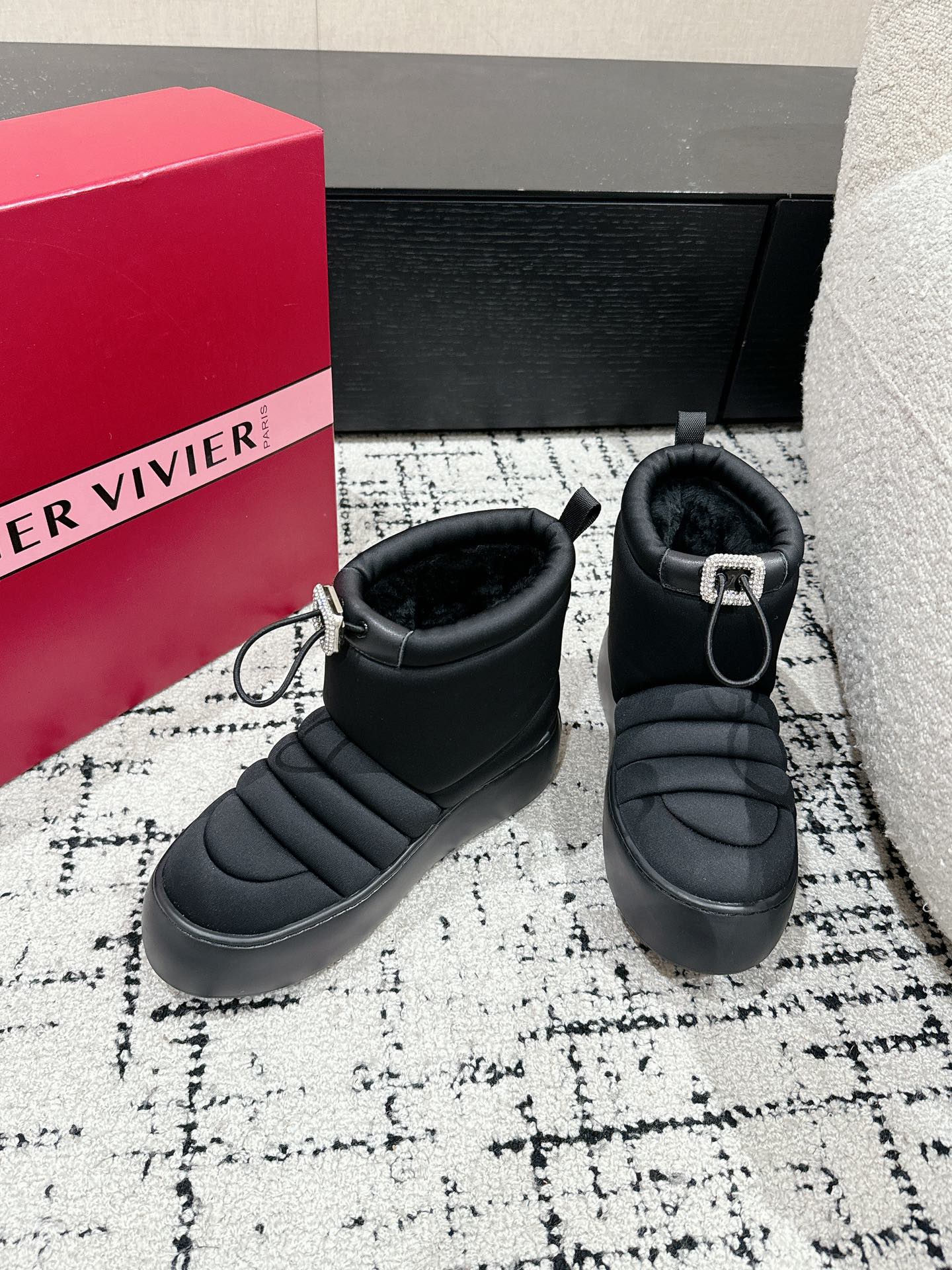 VIV' UP ANKLE BOOTS IN BLACK TECHNICAL FABRIC FLEECE LINING