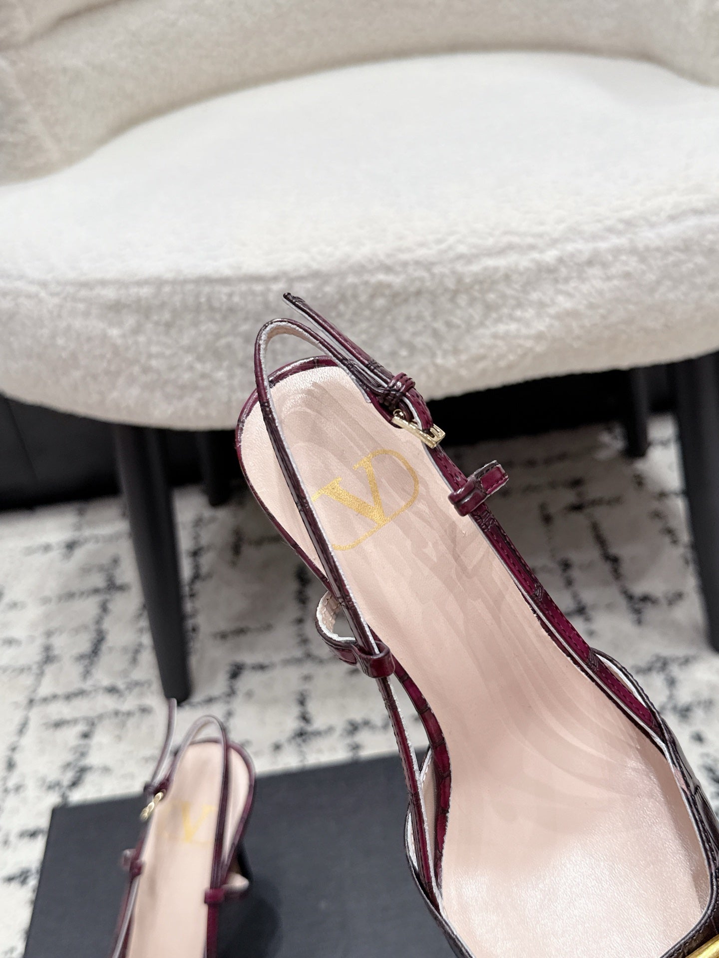 VALENTINO 26S SLINGBACKS 80 MM IN DARK RED CROC EMBOSSED CALFSKIN