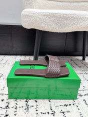 BOTTEGA VENETA 26S SQUARE-TOE WOVEN-STRAP SANDALS IN DARK BROWN LAMBSKIN