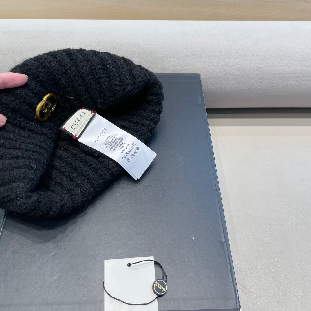 BEANIE HAT IN BLACK WOOL 434959