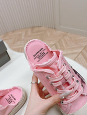 SNEAKER MULES IN PINK CANVAS GRAFFITI LOGO