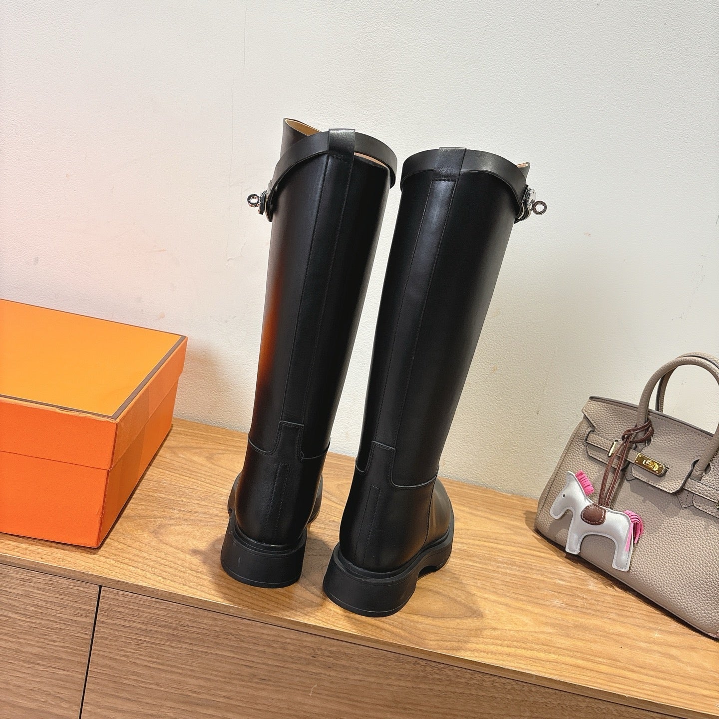 HM 26S HIGH KNEE BOOTS IN BLACK CALFSKIN