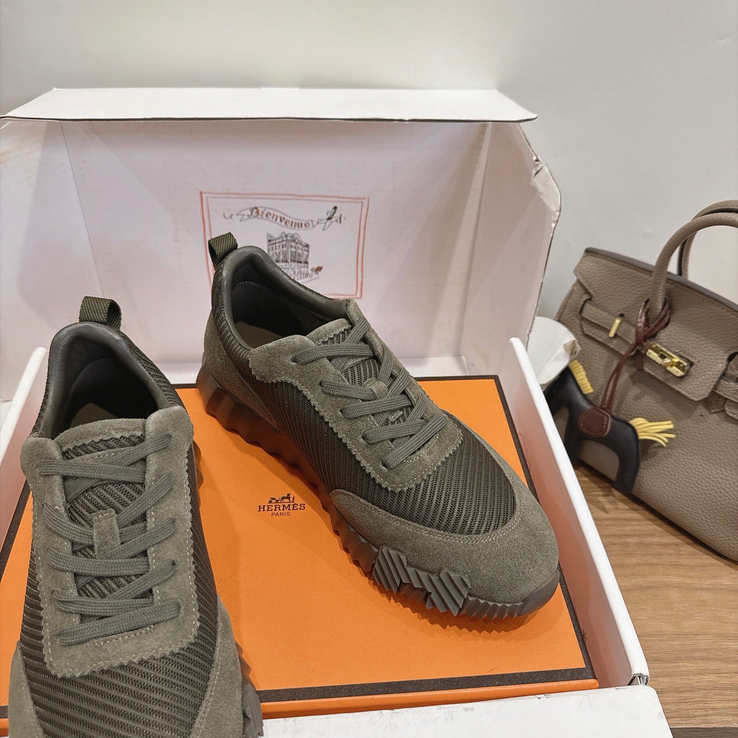 HM 26S BOUNCE SNEAKERS IN MOSS GREEN SUEDE AND FABRIC