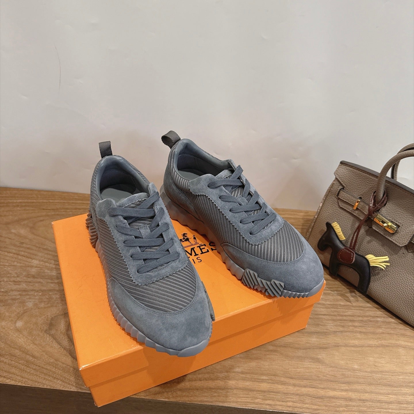 HM 26S BOUNCE SNEAKERS IN DARK GREY SUEDE AND FABRIC