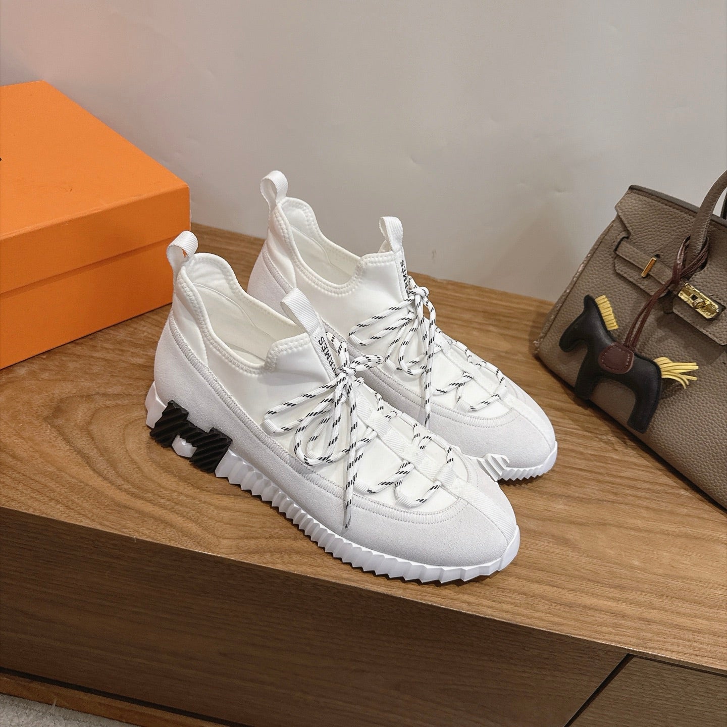 HM 26S BICOASTAL SNEAKERS IN WHITE SUEDE AND FABRIC