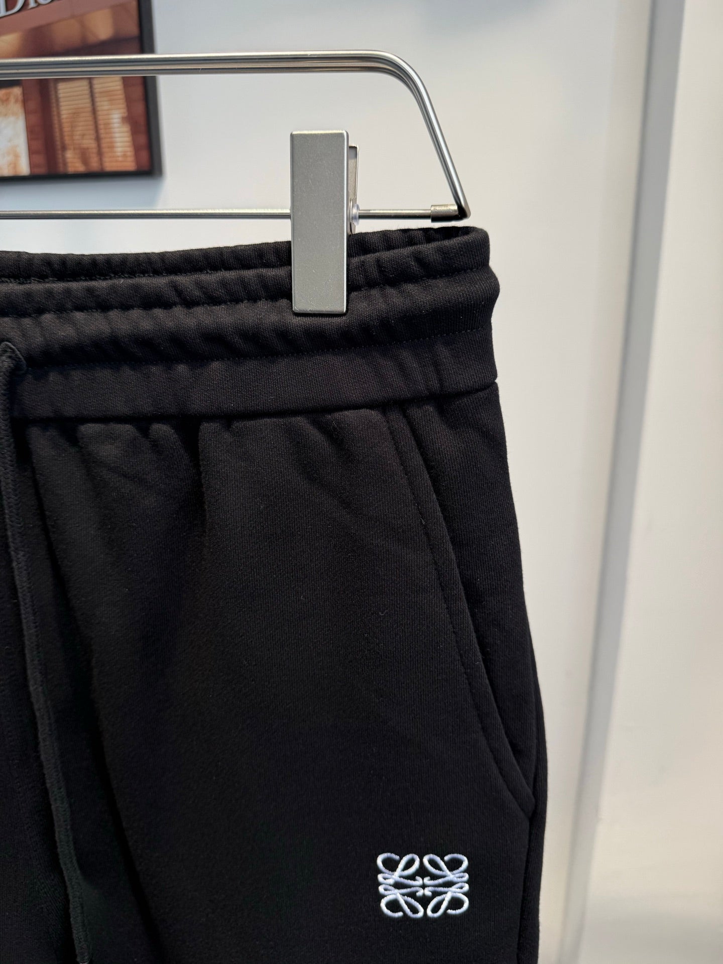 LOEWE 26S EMBROIDERED SWEATSHORTS 538