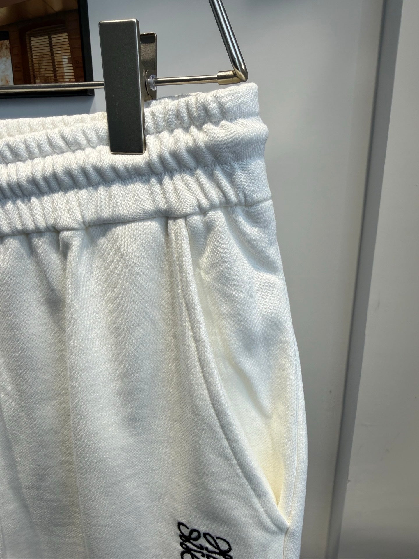 LOEWE 26S EMBROIDERED SWEATSHORTS 537