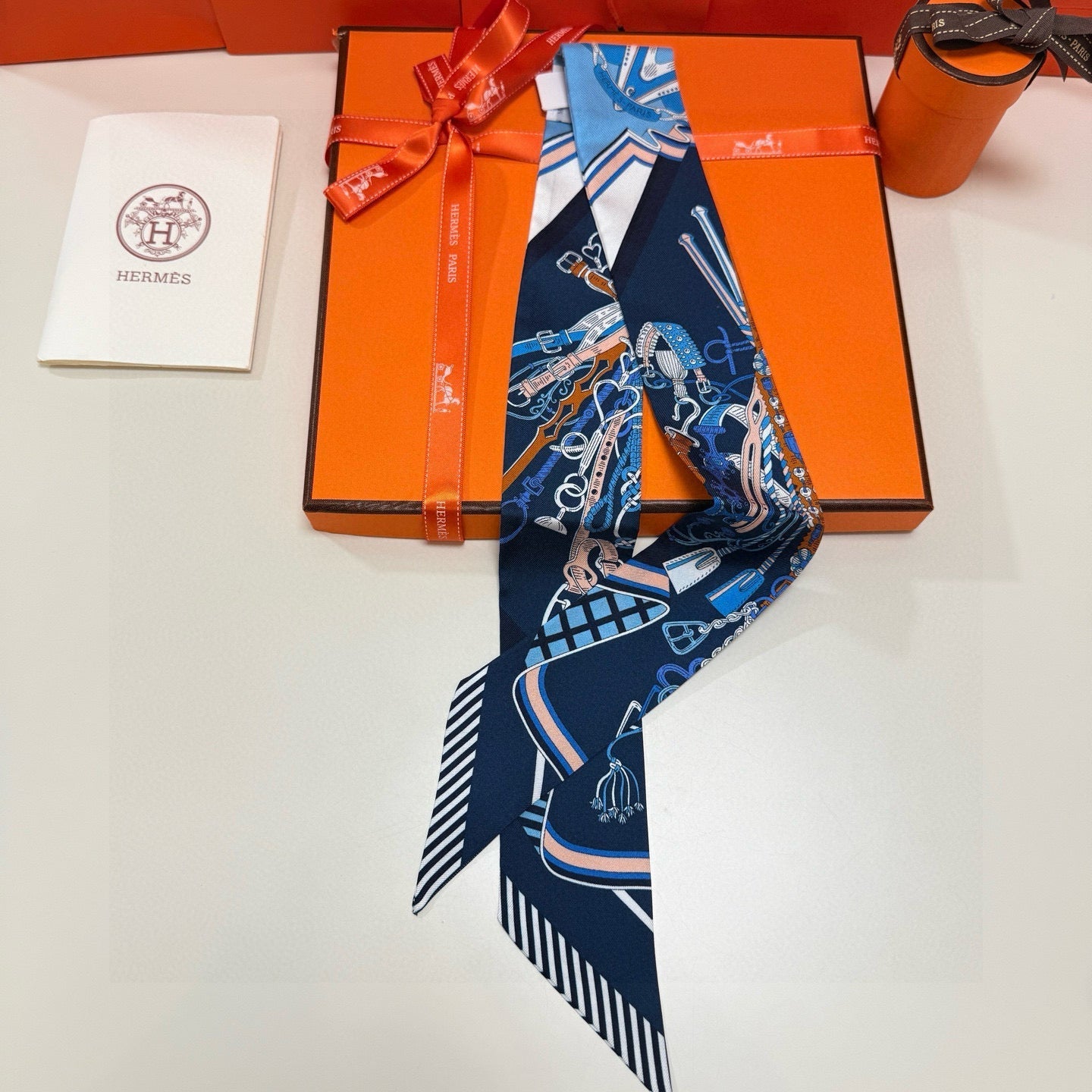 HERMES 25S SCARF 90 IN SILK 853146