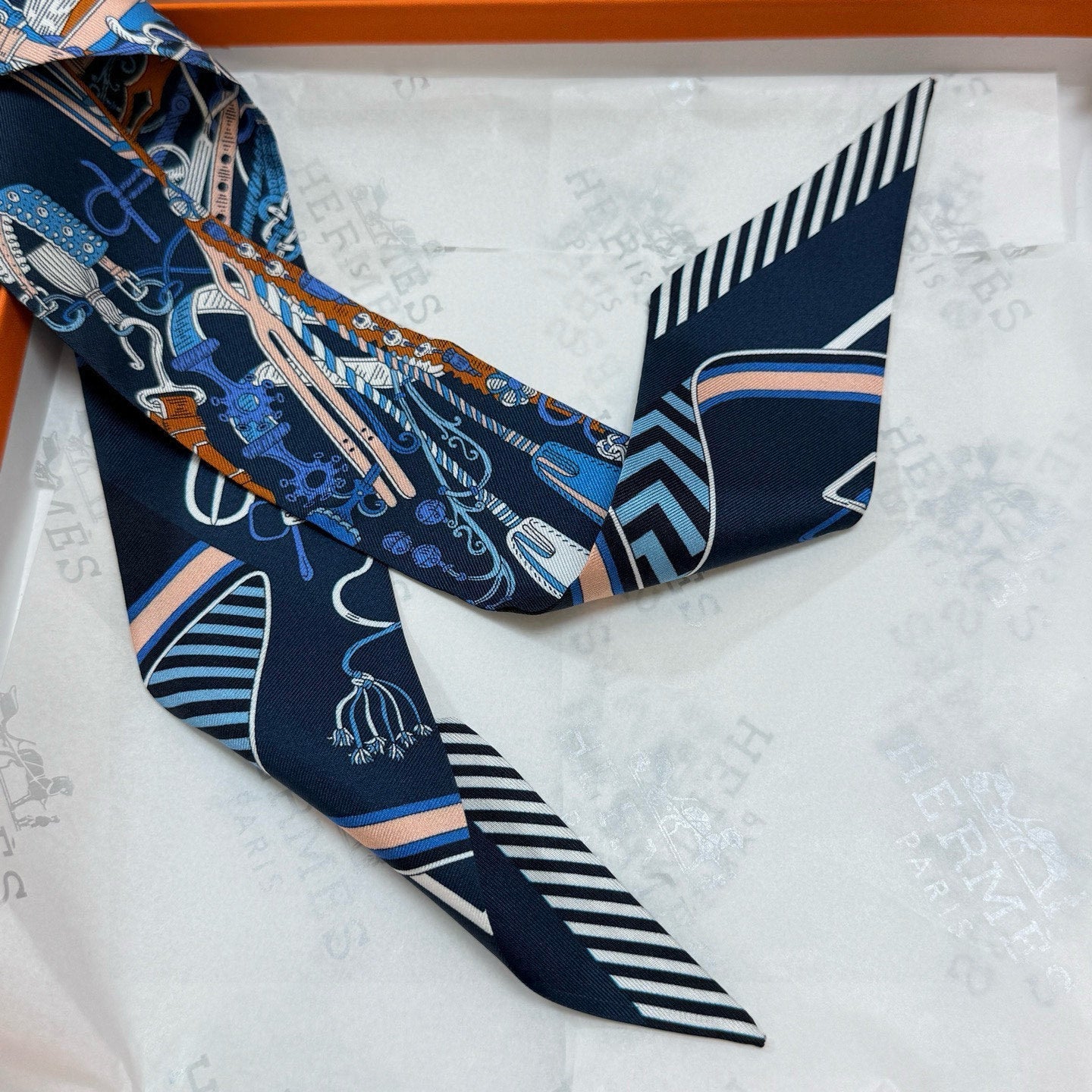 HERMES 25S SCARF 90 IN SILK 853146