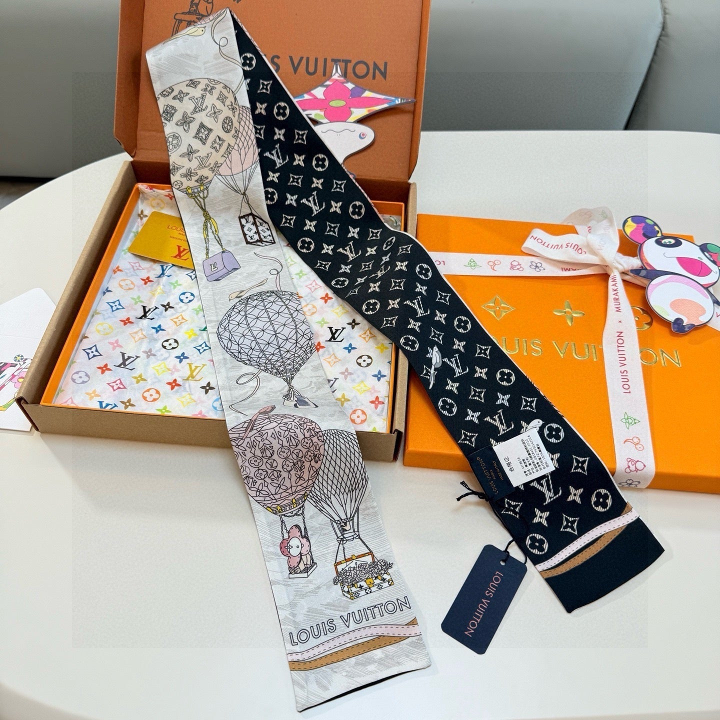 LV 26S SCARF 120 IN SILK 320648