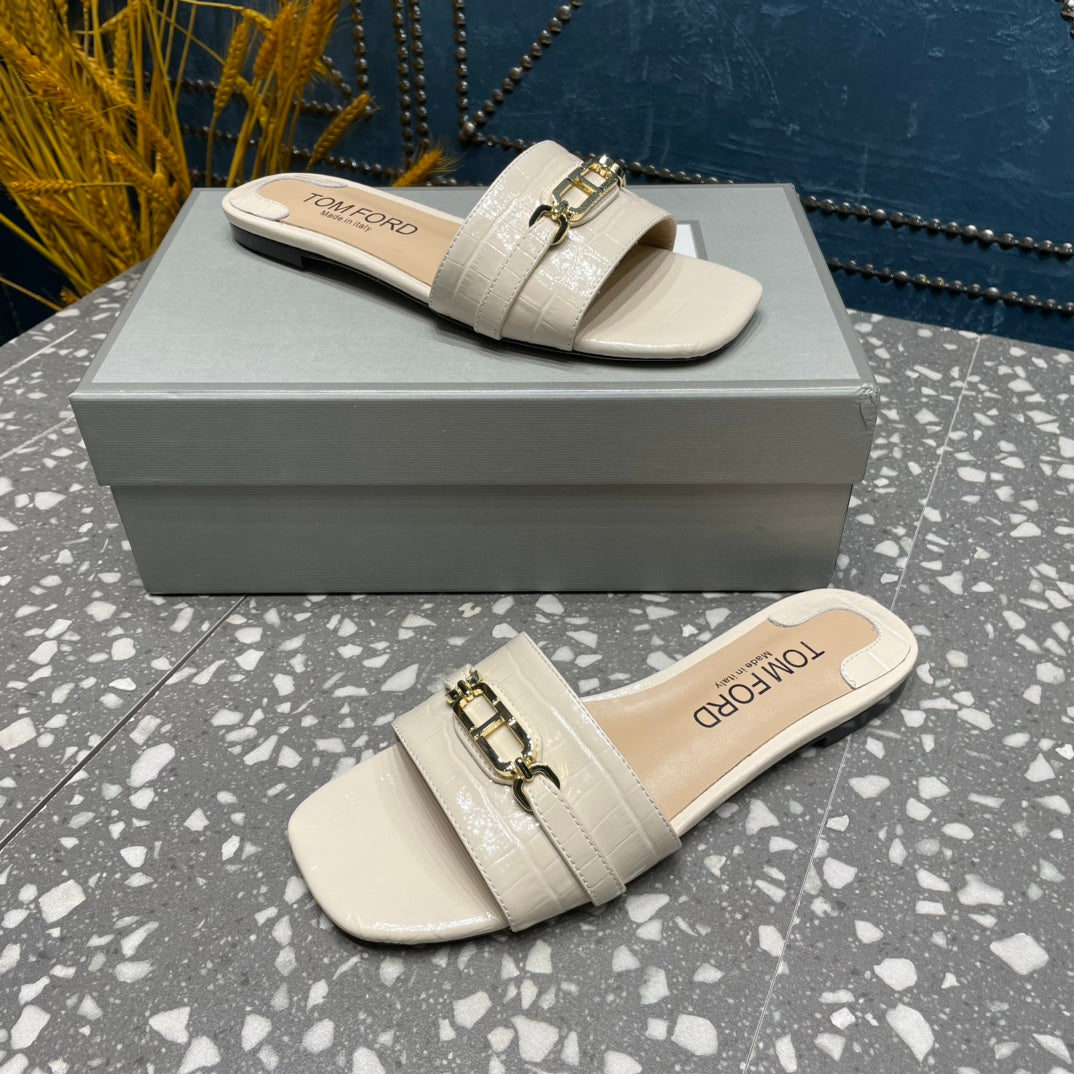FLAT MULE IN WHITE CREAM CALFSKIN