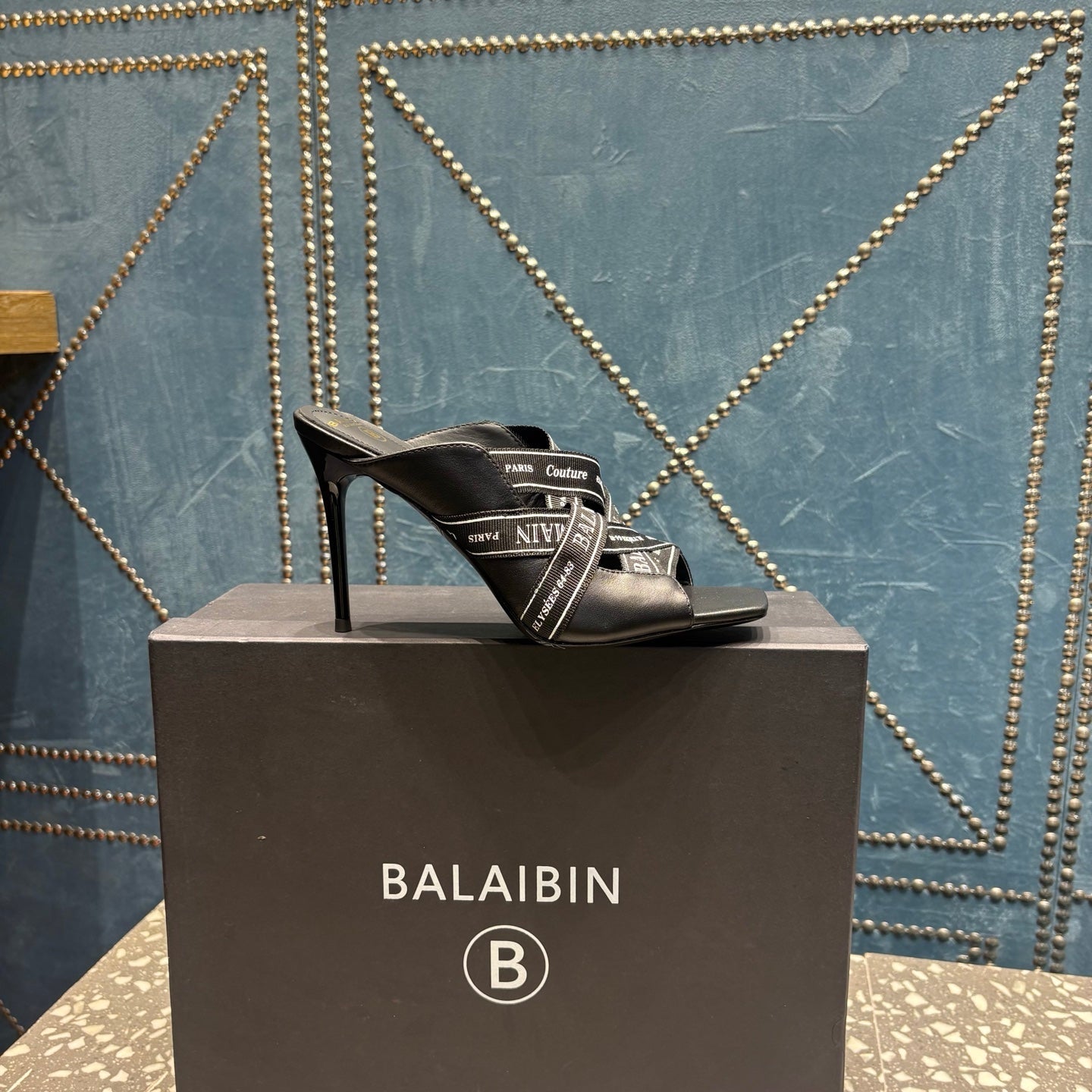 BALMAIN 26S HIGH-HEEL SANDALS 95 MM IN BLACK CALFSKIN AND FABRIC