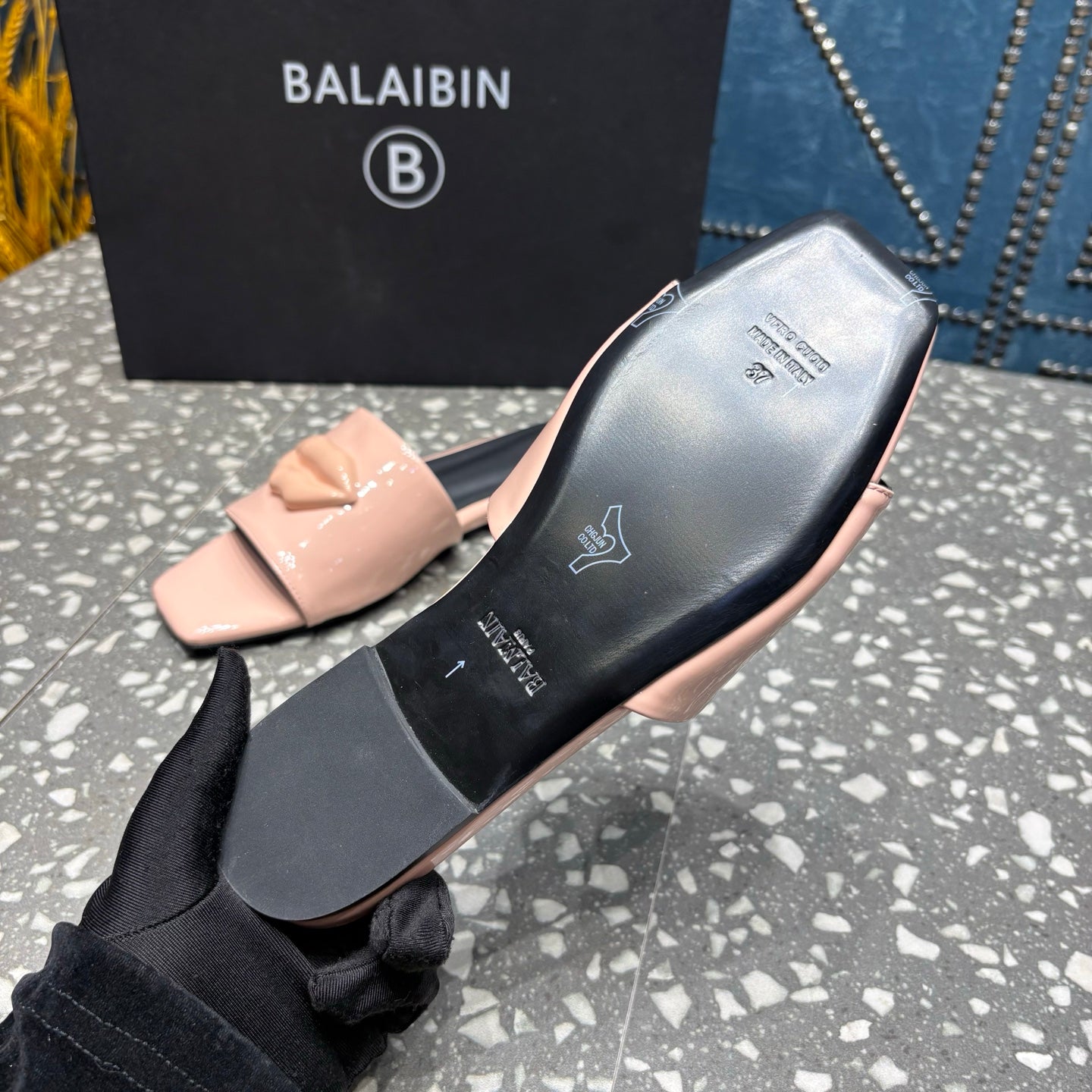 BALMAIN 26S SLIPPERS IN LIGHT PINK GLOSSY CALFSKIN