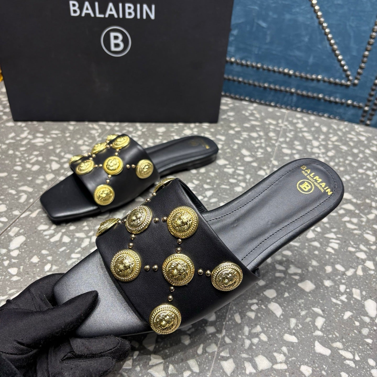 BALMAIN 26S SLIPPERS IN BLACK CALFSKIN WITH GOLD HARDWARE