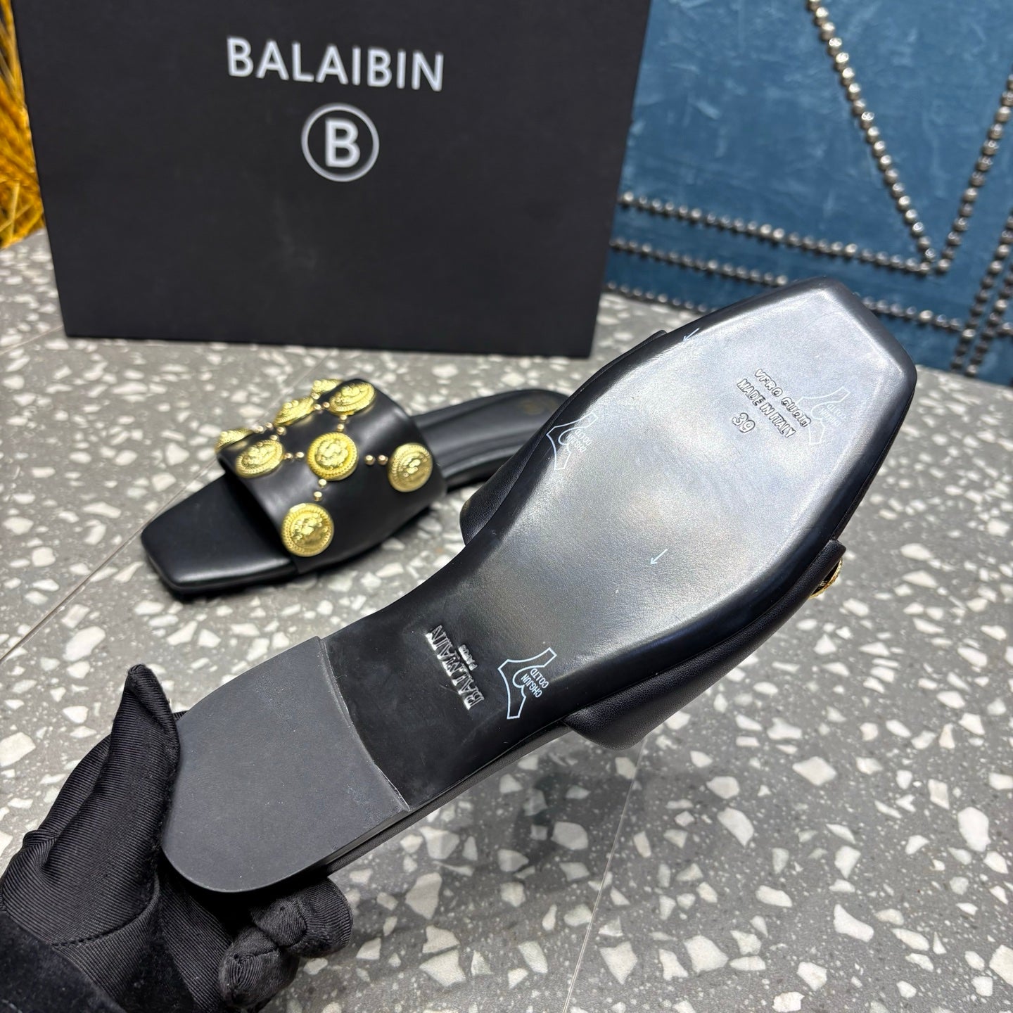 BALMAIN 26S SLIPPERS IN BLACK CALFSKIN WITH GOLD HARDWARE