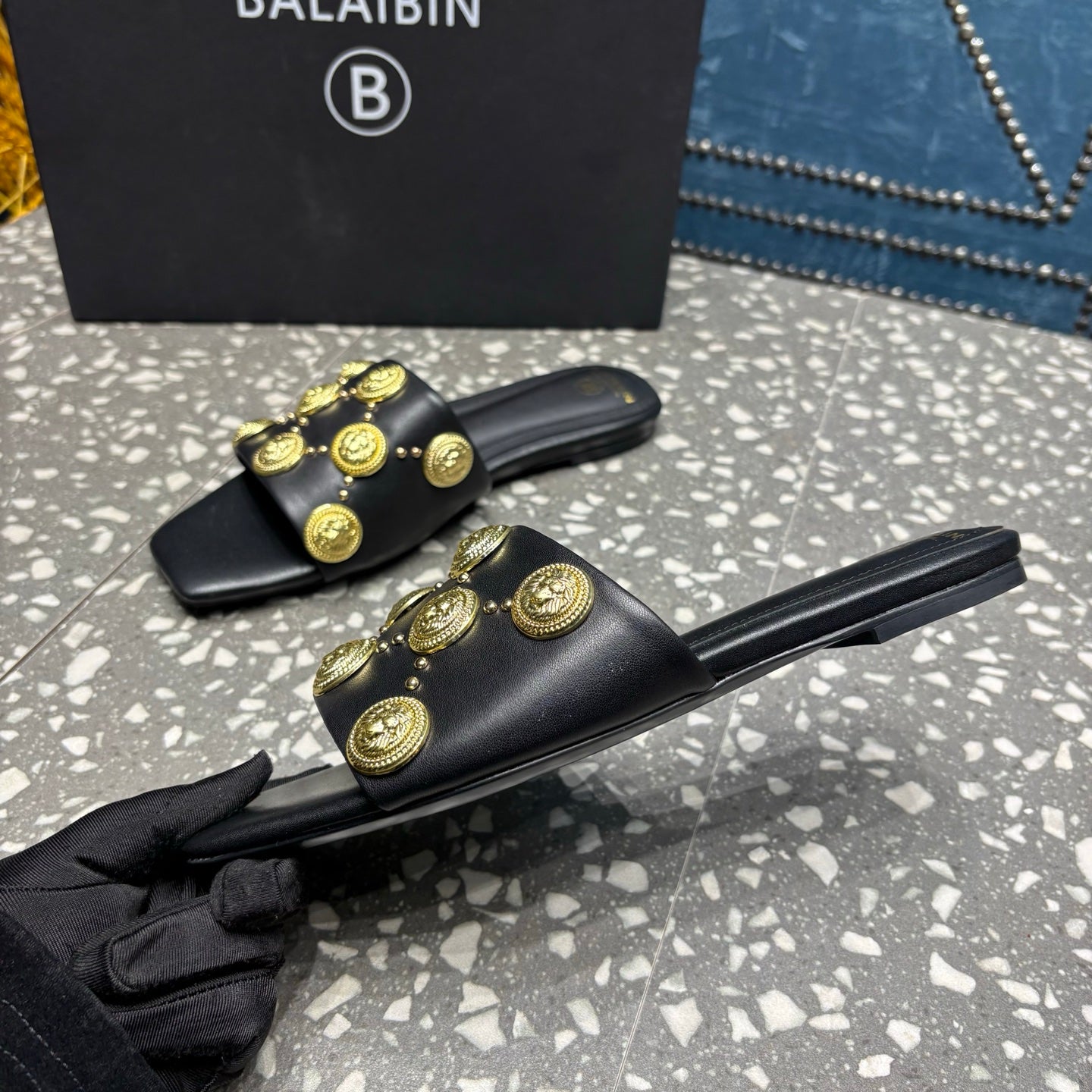 BALMAIN 26S SLIPPERS IN BLACK CALFSKIN WITH GOLD HARDWARE