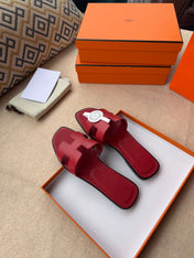 0RAN SANDALS IN JAM RED CALFSKIN