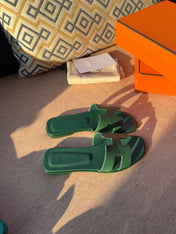 0RAN SANDALS IN HUNTER GREEN CALFSKIN