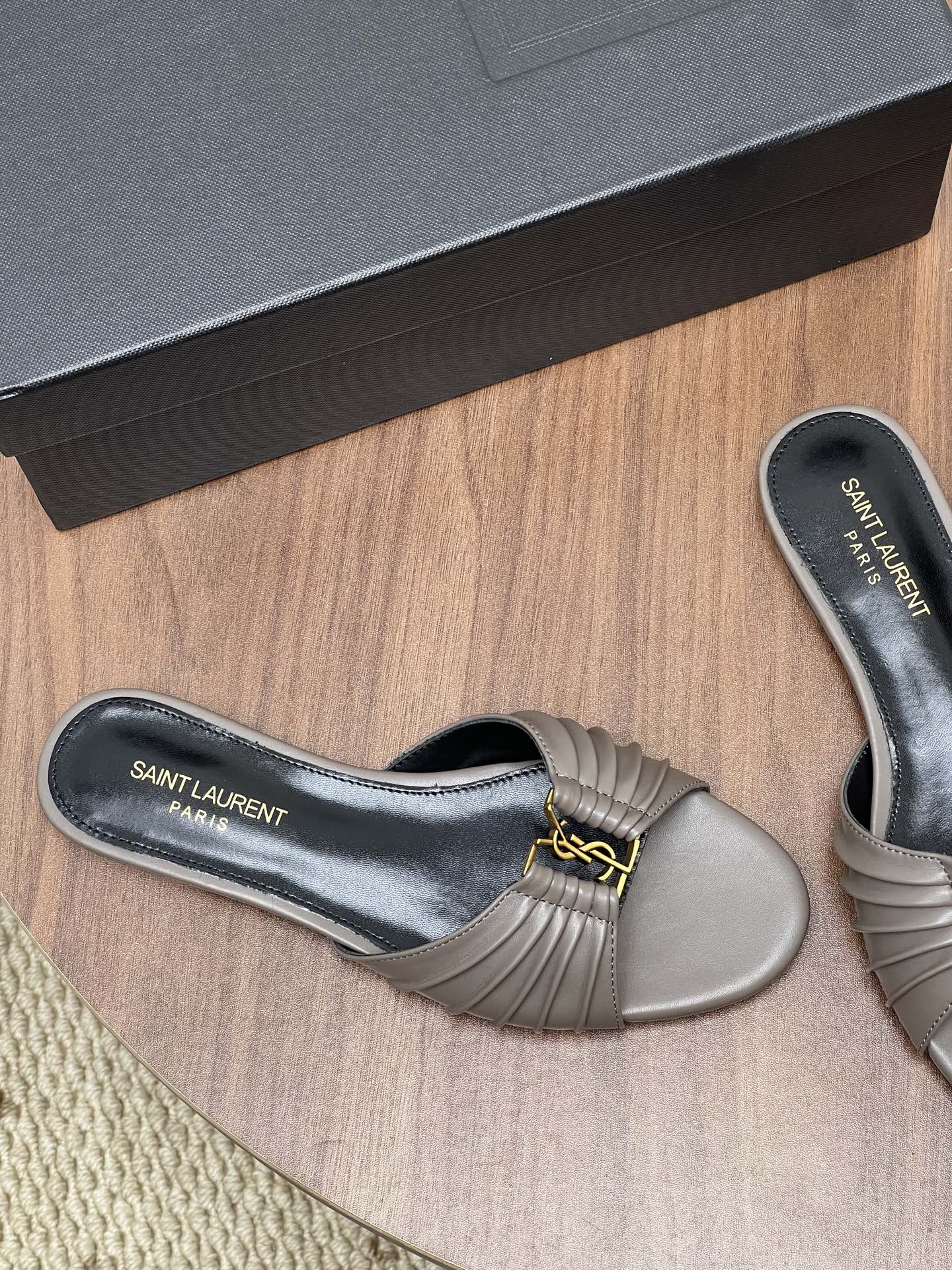 YSL 26S SLIDES IN DARK GREY CALFSKIN