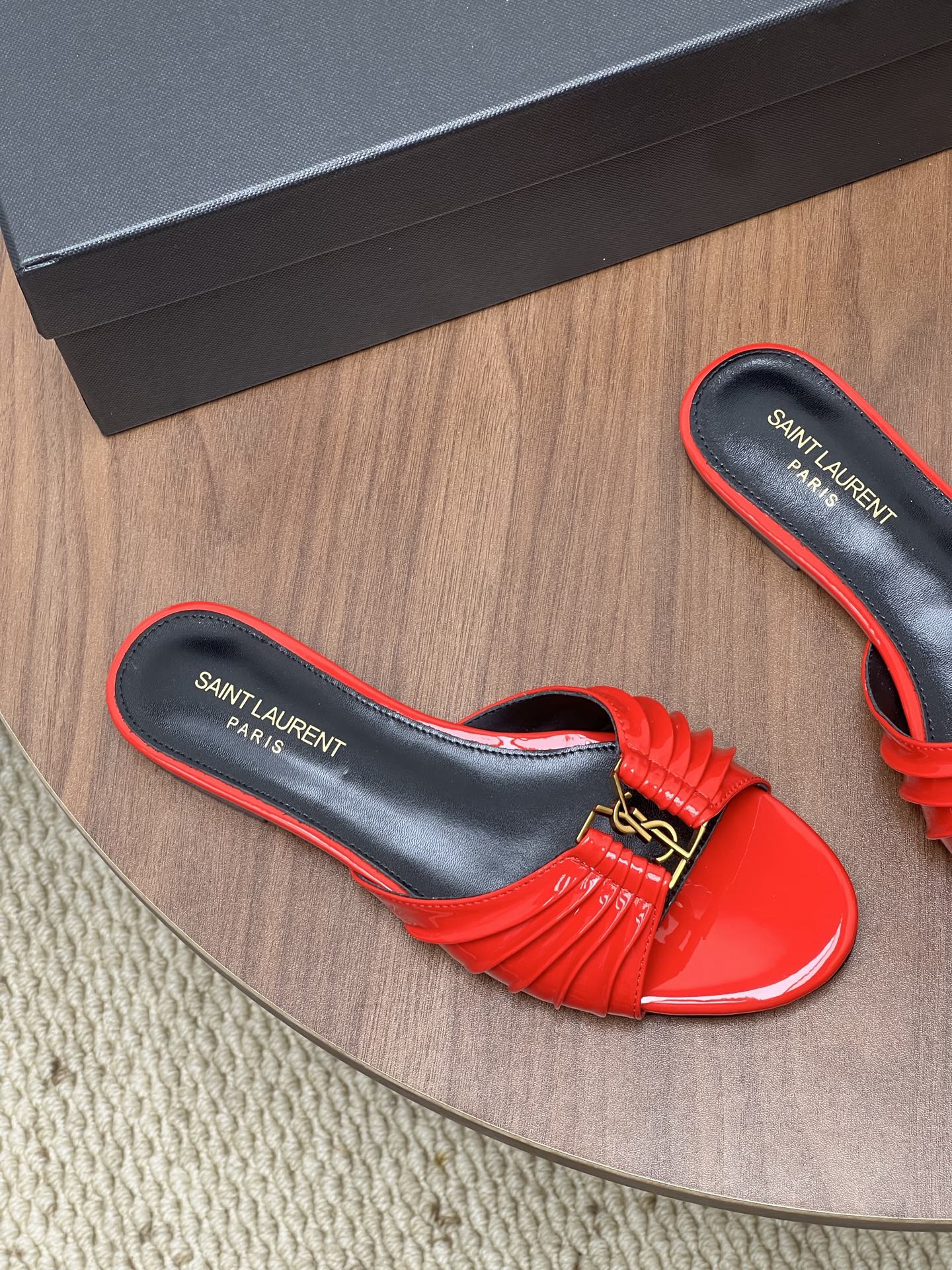 YSL 26S SLIDES IN RED GLOSSY CALFSKIN
