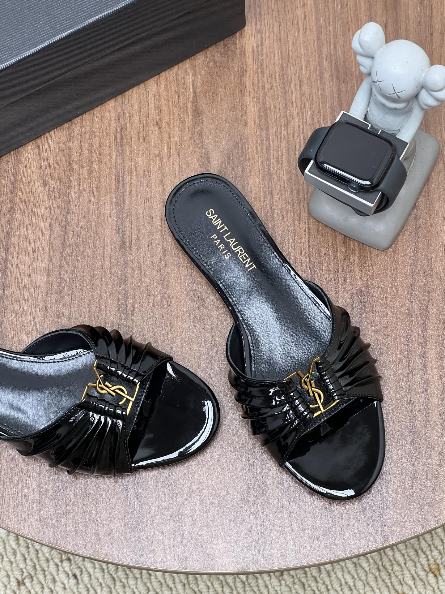 YSL 26S SLIDES IN BLACK GLOSSY CALFSKIN