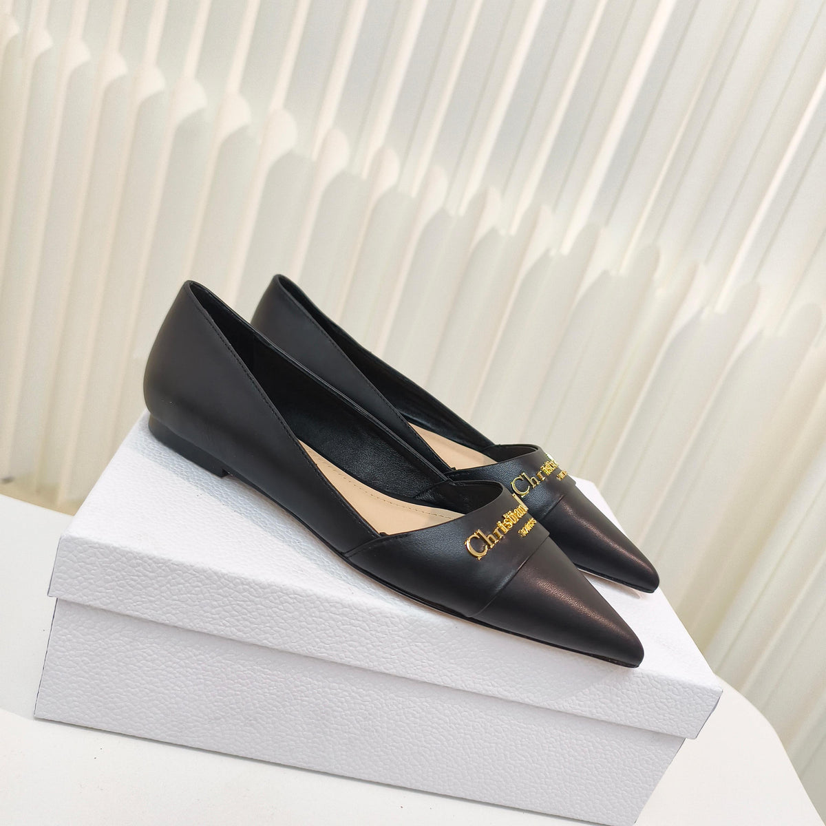 DIOR POINTED BALLET FLATS 25S IN BLACK CALFSKIN WITH GOLD HARDWARE