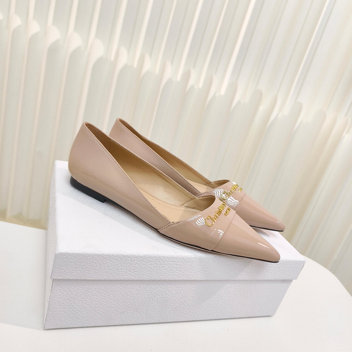 DIOR POINTED BALLET FLATS 25S IN BEIGE GLOSSY LEATHER WITH GOLD HARDWARE