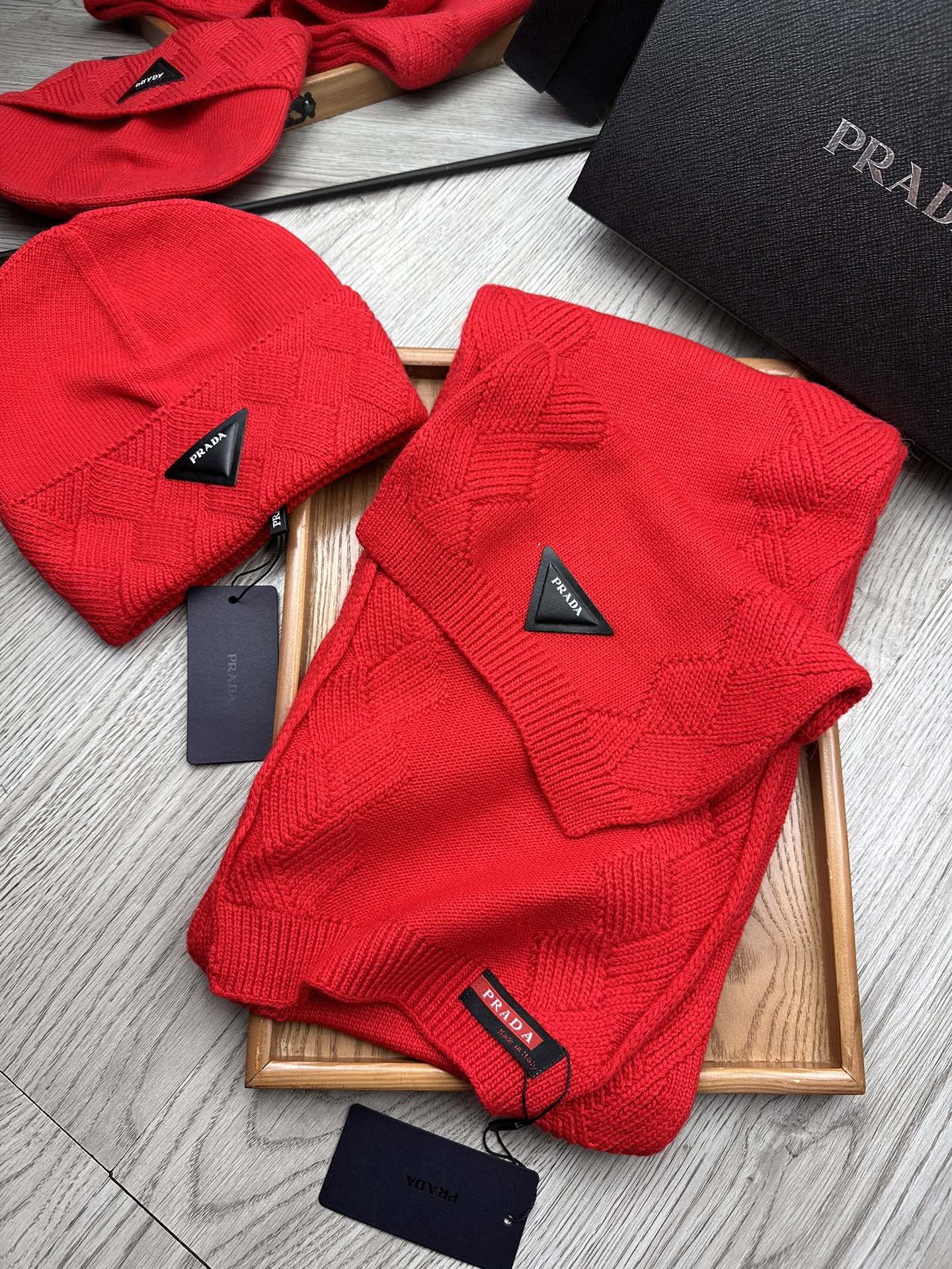 SET SCARF AND HAT IN CHERRY RED WOOL AND RABBIT FUR 397409