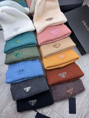 BEANIE HAT IN BRUNETTE BROWN WOOL 332399