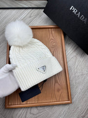 BEANIE HAT IN WHITE WOOL 352376