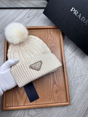 BEANIE HAT IN PARCHMENT BEIGE WOOL 352377