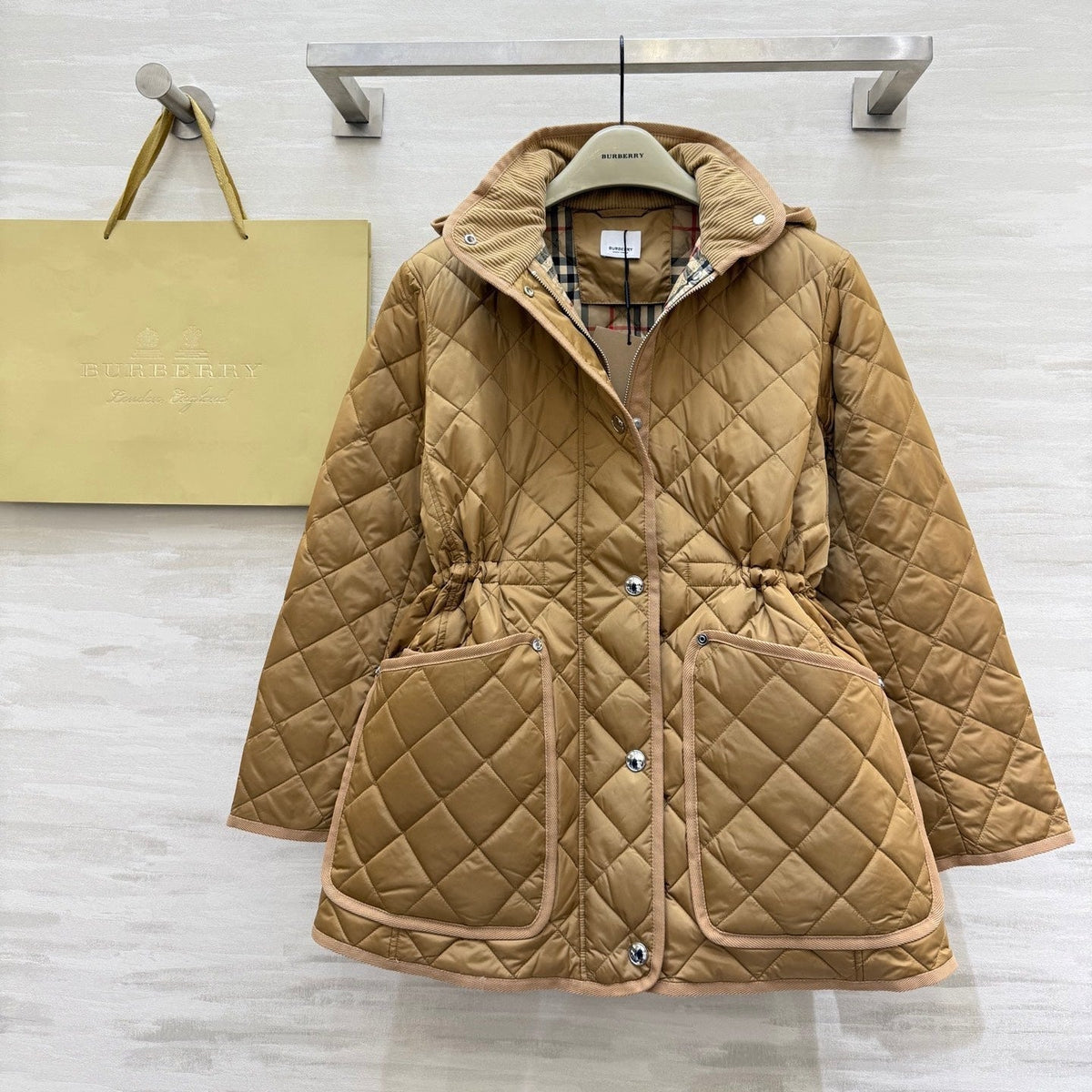 BURBERRY 25S HOODED DOWN COAT 163